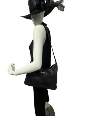 Leather shoulder bag, DKNY hobo style
Good Black Classic Everyday Style